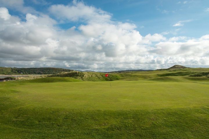 Cloudy day at a golf course on Ireland's northwest coast